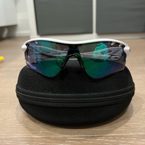 Oakley Radars Sunglasses (Unisex) - Picture 1 of 9